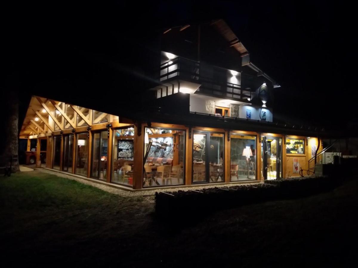 Algara Hut Hotel Panicişte Exterior foto